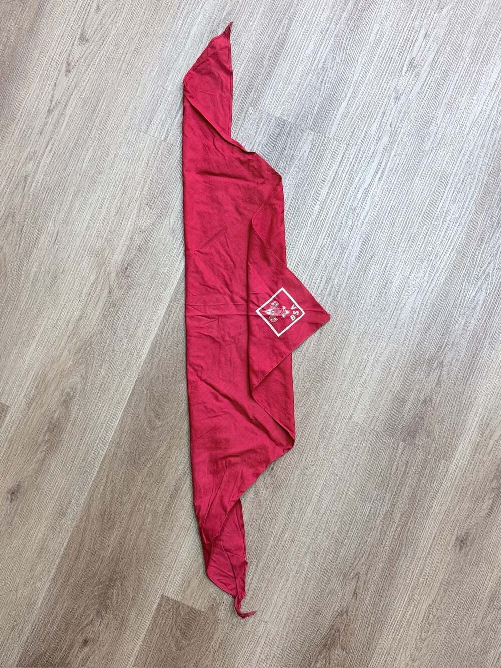 Vintage Boy Scouts of America BSA Red Neckerchief Bandana with Fleur-de-Lis Logo - Picture 2 of 2